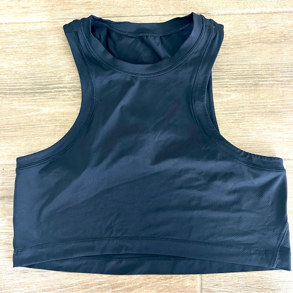 Lululemon cropped tank, in black! Size 4